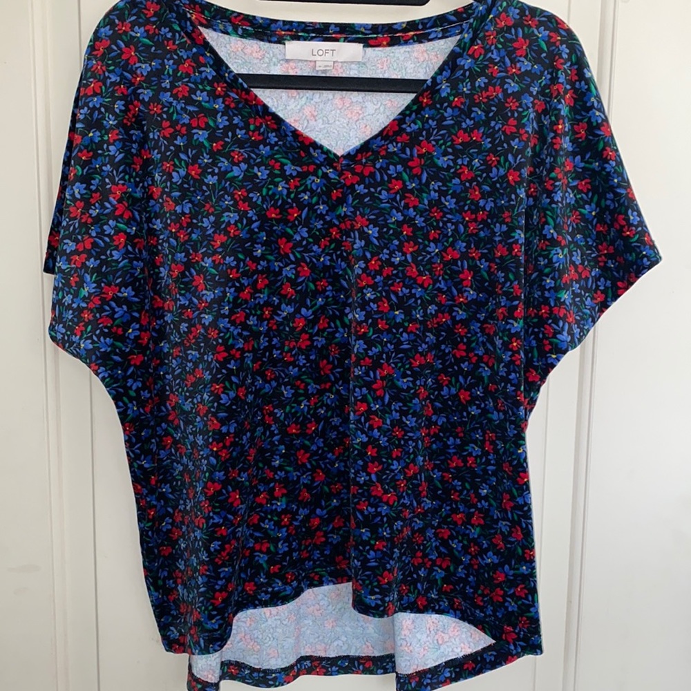 Loft flower short sleeve top